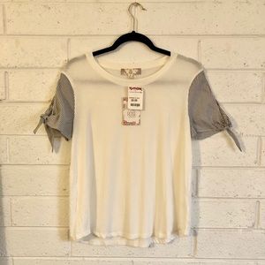 Women’s short sleeve top, medium, never worn